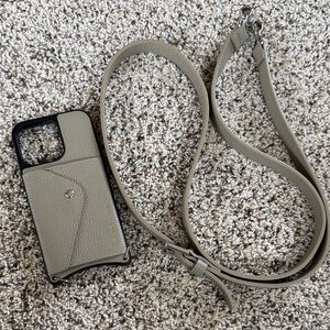 Hailey Side Slot Leather Crossbody Bandolier
Greige/Silver - iPhone 13 Pro